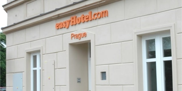 מלון זול בפראג - איזי הוטל הבניין מבחוץ